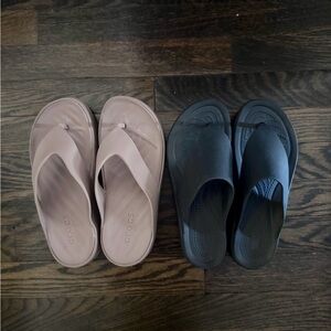 2 Pairs CROCS Getaway & Brooklyn Platform Sandals Flip Flops Quartz | Black | 7